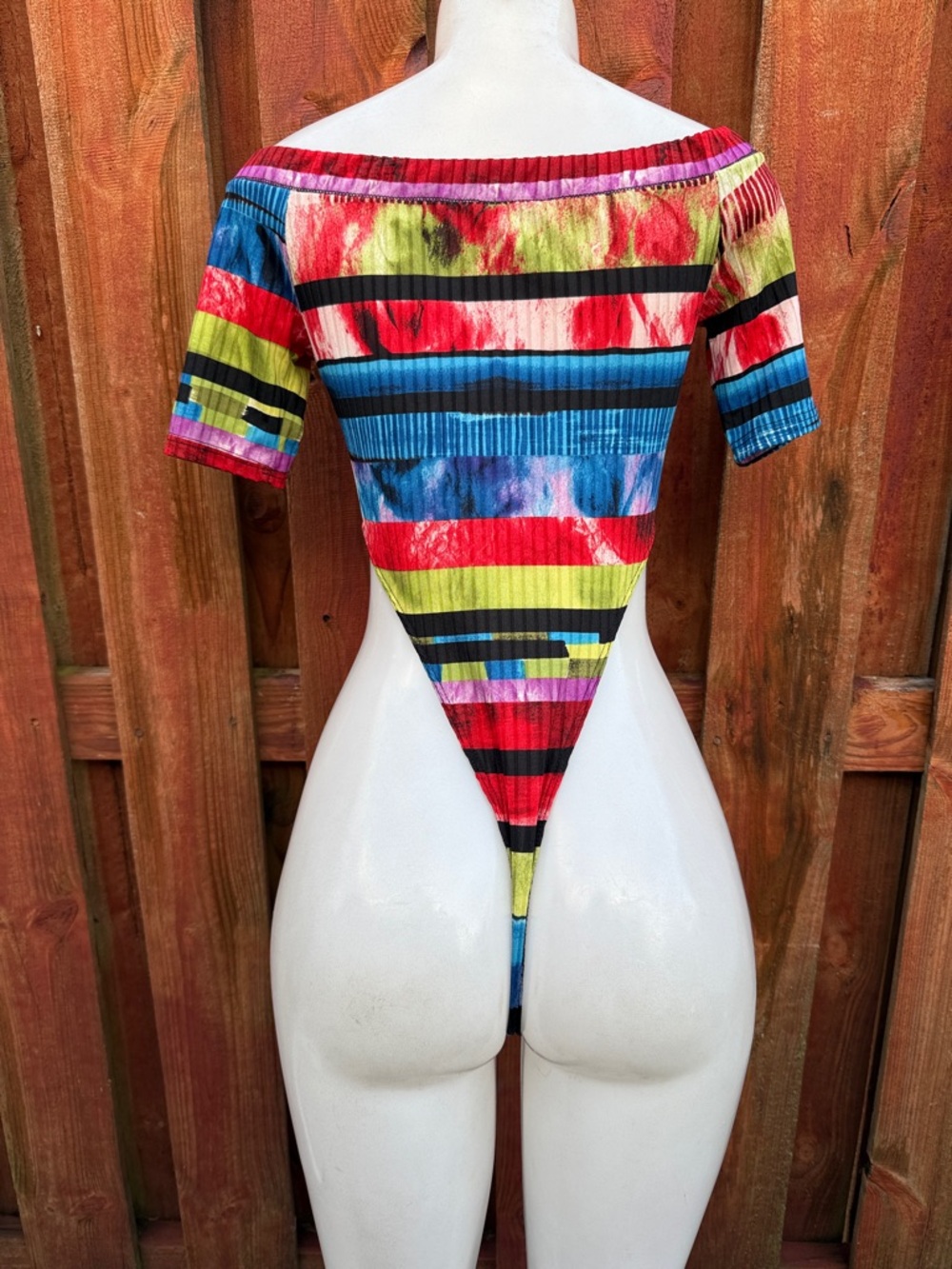 Kimcine Curve Multicolor Striped Off-Shoulder Women’s Bodysuit Shorts Set Size M - Picture 4 of 8